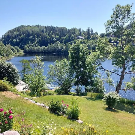 度假居 Idyllic House - 4 & 5 M Glamping Tent - Boat & Sup