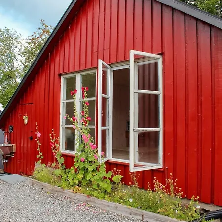 Idyllic House - 4 & 2 Glamping Tents Available Holiday home Porsgrunn