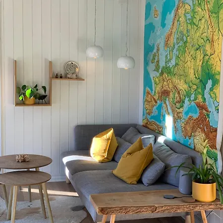 Idyllic House - 4 & 2 Glamping Tents Available * Porsgrunn