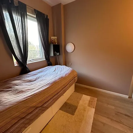 Idyllic House - 4 & 2 Glamping Tents Available