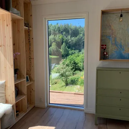 Idyllic House - 4 & 2 Glamping Tents Available Porsgrunn