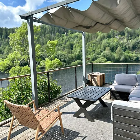 Casa de Férias Idyllic House - 4 & 5 M Glamping Tent - Boat & Sup